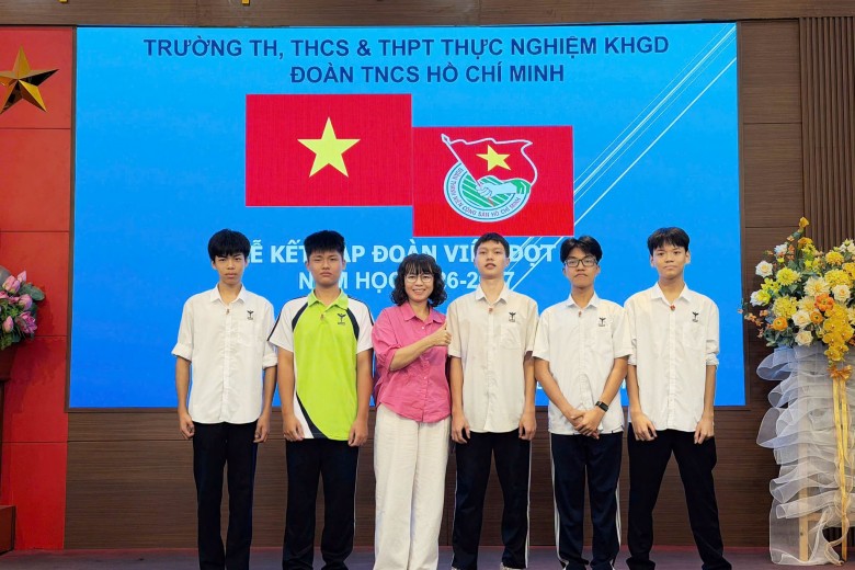 Kết nạp Đoàn viên đợt 1 năm học 2026 – 2027